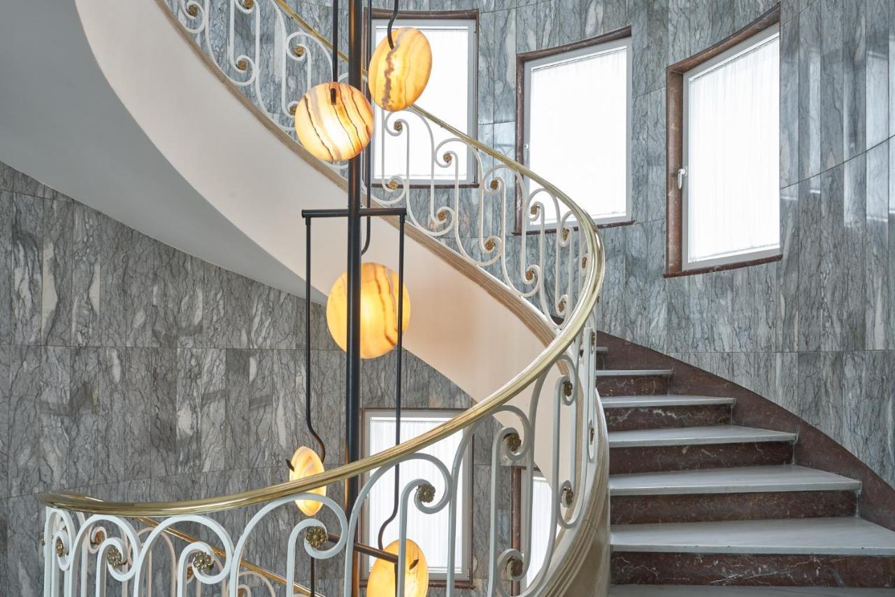 Bless Hotel Madrid - The Leading Hotels Of The World Exterior foto The staircase
