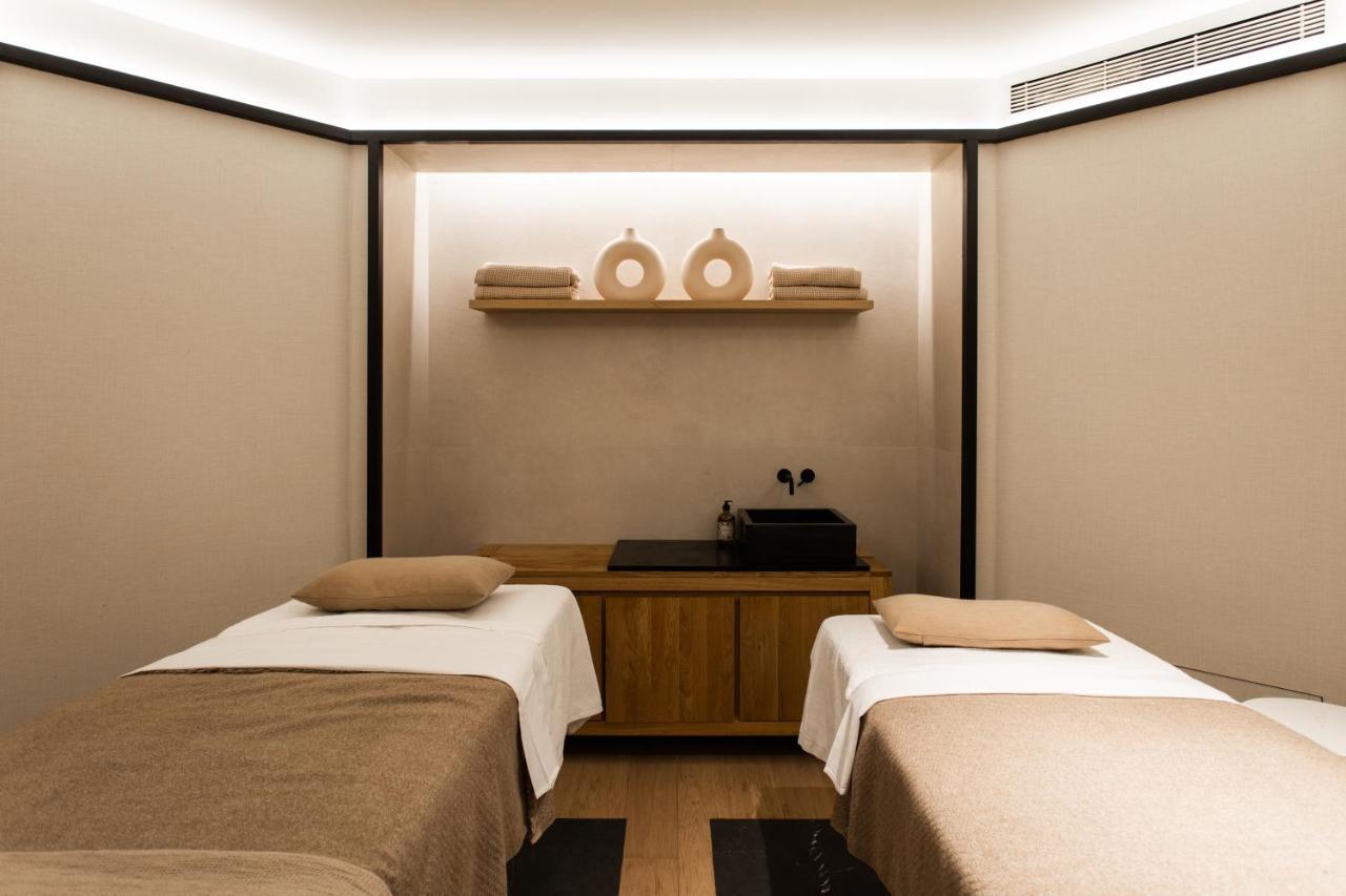 Bless Hotel Madrid - The Leading Hotels Of The World Exterior foto A treatment room at The Spa at The Landmark