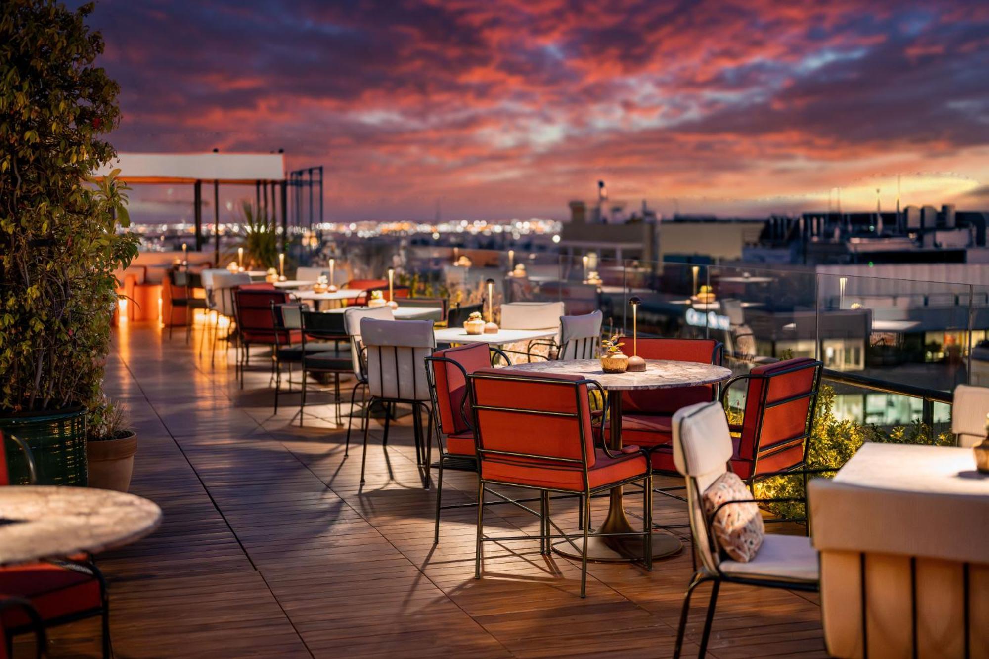 Bless Hotel Madrid - The Leading Hotels Of The World Exterior foto The hotel's rooftop bar