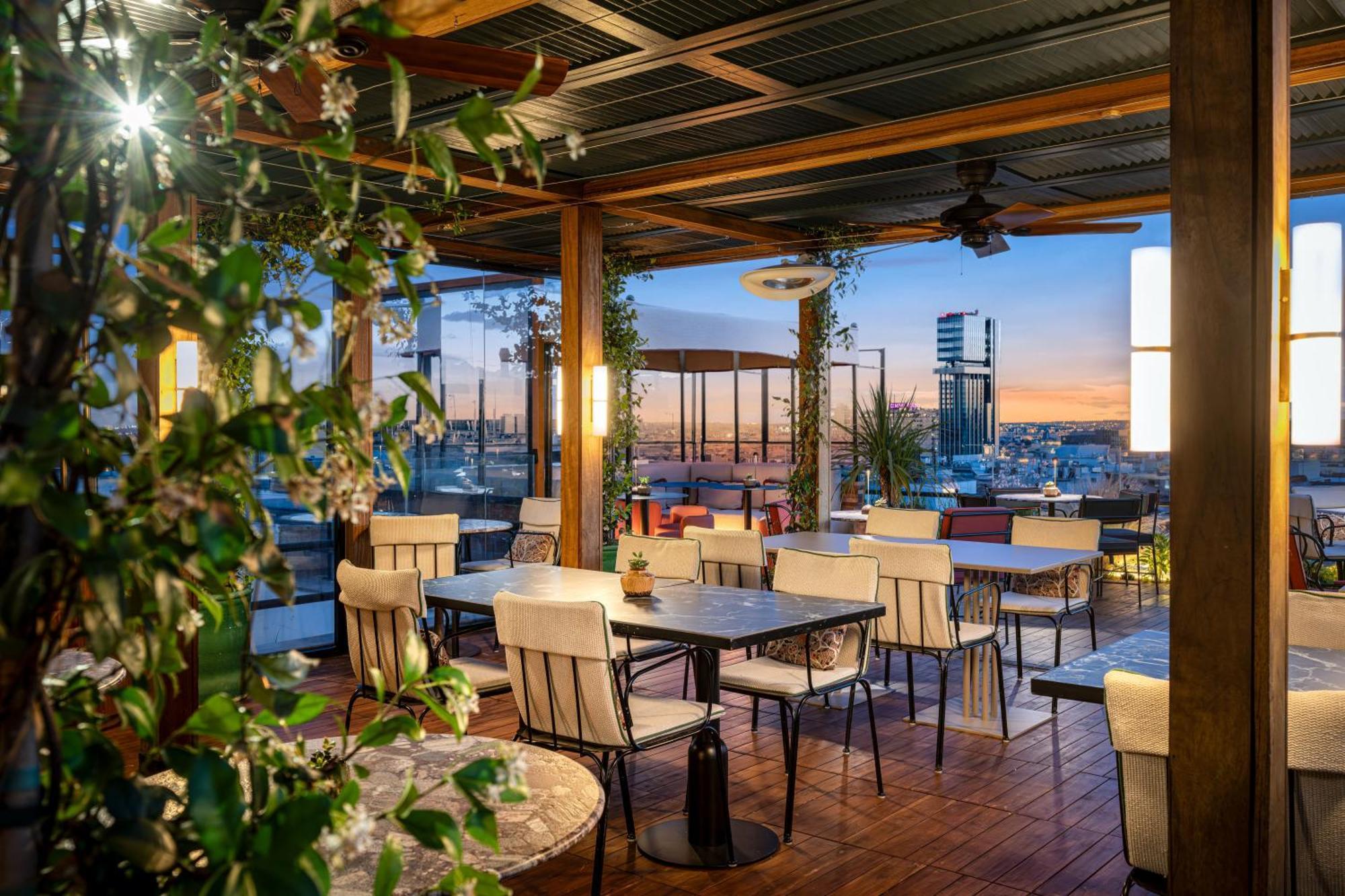 Bless Hotel Madrid - The Leading Hotels Of The World Exterior foto The Sky Bar
