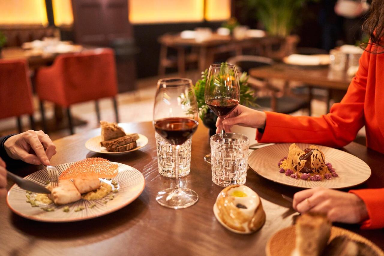Bless Hotel Madrid - The Leading Hotels Of The World Exterior foto A restaurant in Madrid