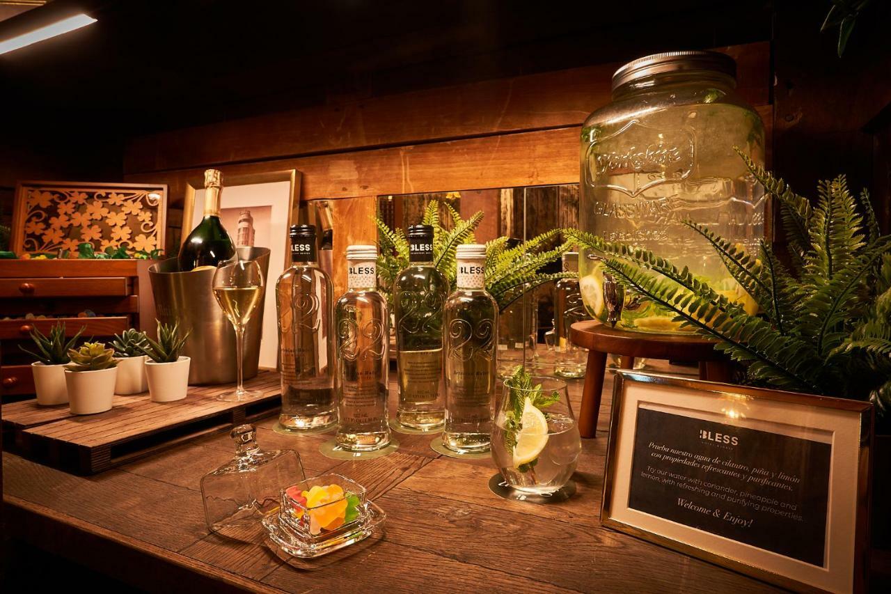 Bless Hotel Madrid - The Leading Hotels Of The World Exterior foto A bar in the UK